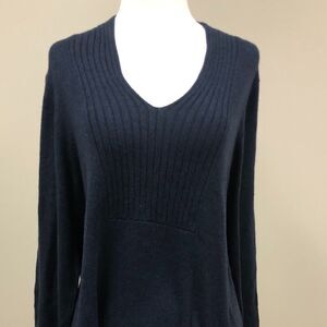 Griffin v neck navy cashmere sweater